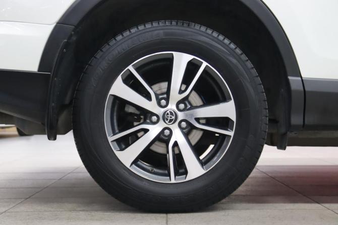 Toyota RAV4 IV (XA40) Рестайлинг с пробегом 2017 года, цена 2 280 850 рублей, 146821 км, внедорожник, Автокод Объявления