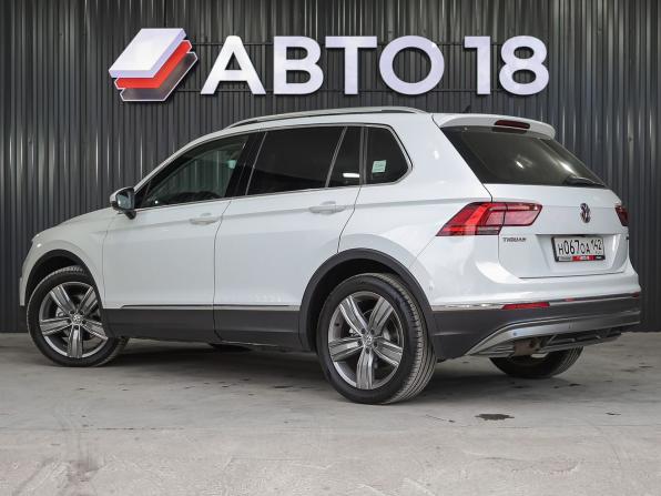 Volkswagen Tiguan II с пробегом 2018 года, цена 2 799 000 рублей, 180028 км, внедорожник, Автокод Объявления