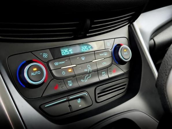 Ford Kuga II Рестайлинг с пробегом 2018 года, цена 1 675 000 рублей, 99314 км, внедорожник, Автокод Объявления