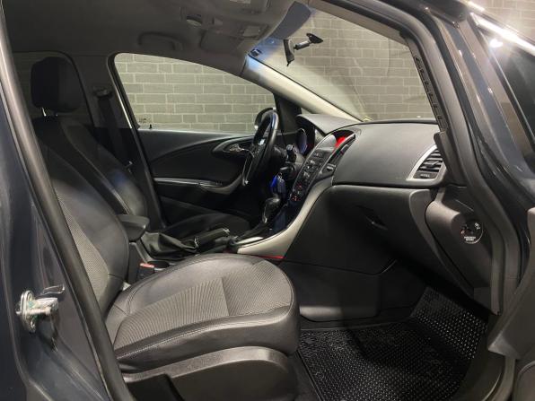 Opel Astra J Рестайлинг с пробегом 2013 года, цена 999 000 рублей, 113148 км, хэтчбек, Автокод Объявления