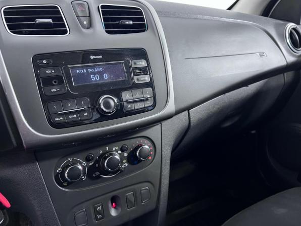 Renault Logan II Рестайлинг с пробегом 2020 года, цена 1 089 000 рублей, 120039 км, седан, Автокод Объявления