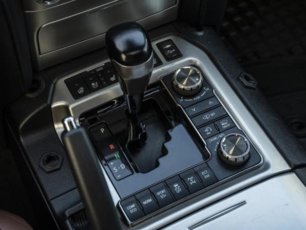 Toyota Land Cruiser 200 Series Рестайлинг 2 с пробегом 2020 года, цена 6 600 000 рублей, 171559 км, внедорожник, Автокод Объявления