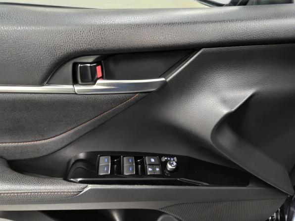 Toyota Camry VIII (XV70) Рестайлинг с пробегом 2021 года, цена 3 230 000 рублей, 82501 км, седан, Автокод Объявления