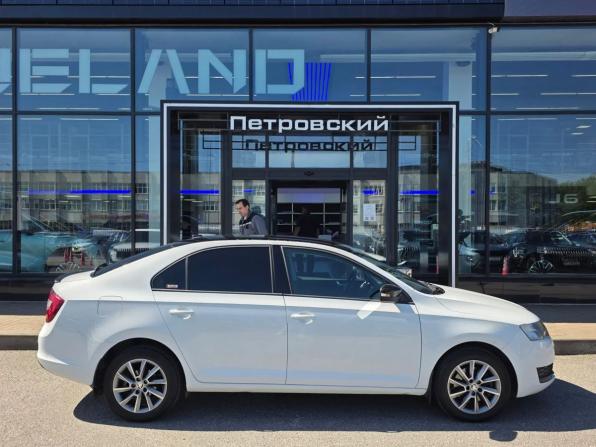 Skoda Rapid I Рестайлинг с пробегом 2017 года, цена 1 070 000 рублей, 172566 км, лифтбек, Автокод Объявления