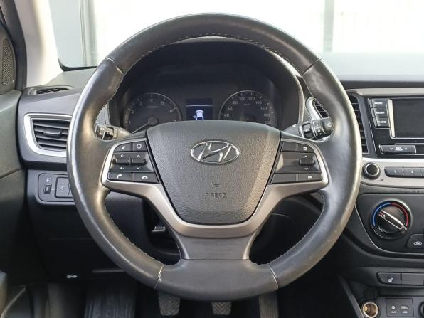 Hyundai Solaris II с пробегом 2018 года, цена 1 347 000 рублей, 59533 км, седан, Автокод Объявления