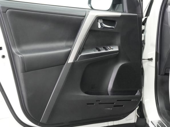 Toyota RAV4 IV (XA40) Рестайлинг с пробегом 2017 года, цена 2 640 000 рублей, 120130 км, внедорожник, Автокод Объявления