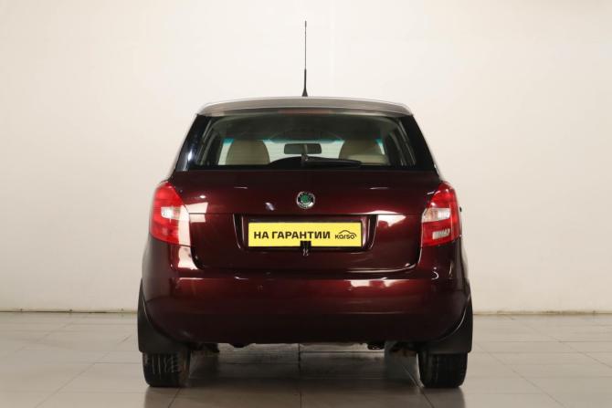 Skoda Fabia II Рестайлинг с пробегом 2011 года, цена 899 000 рублей, 138200 км, хэтчбек, Автокод Объявления