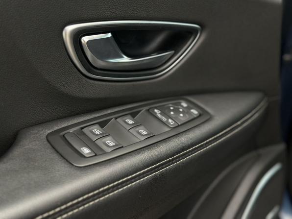 Renault Scenic IV с пробегом 2019 года, цена 1 597 000 рублей, 193595 км, компактвэн, Автокод Объявления