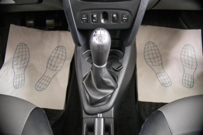 Renault Logan II с пробегом 2016 года, цена 819 000 рублей, 100730 км, седан, Автокод Объявления