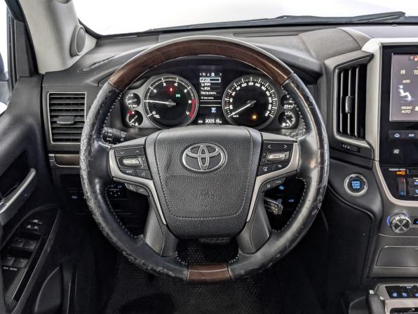 Toyota Land Cruiser 200 Series Рестайлинг 2 с пробегом 2017 года, цена 5 050 000 рублей, 300506 км, внедорожник, Автокод Объявления