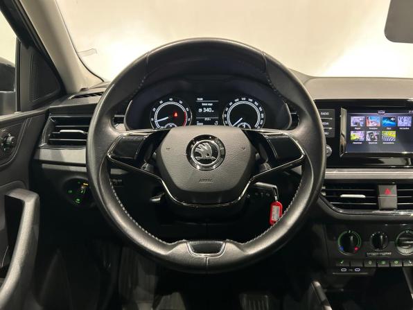 Skoda Rapid II с пробегом 2021 года, цена 1 559 000 рублей, 35587 км, лифтбек, Автокод Объявления