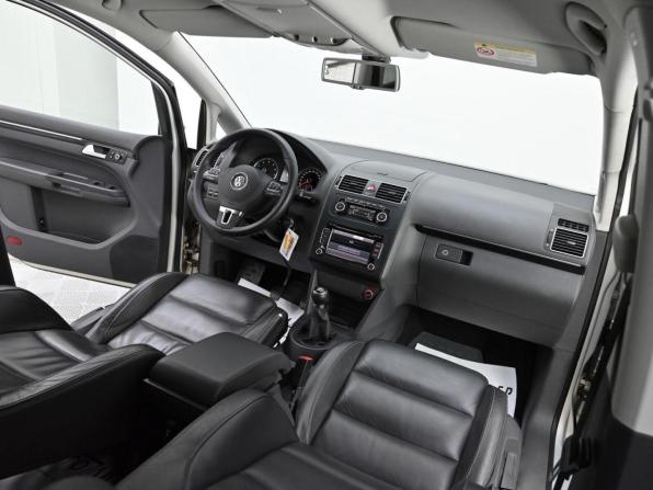 Volkswagen Touran I Рестайлинг 2 с пробегом 2010 года, цена 529 000 рублей, 168557 км, компактвэн, Автокод Объявления