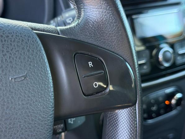 Renault Sandero II с пробегом 2015 года, цена 890 000 рублей, 42389 км, хэтчбек, Автокод Объявления
