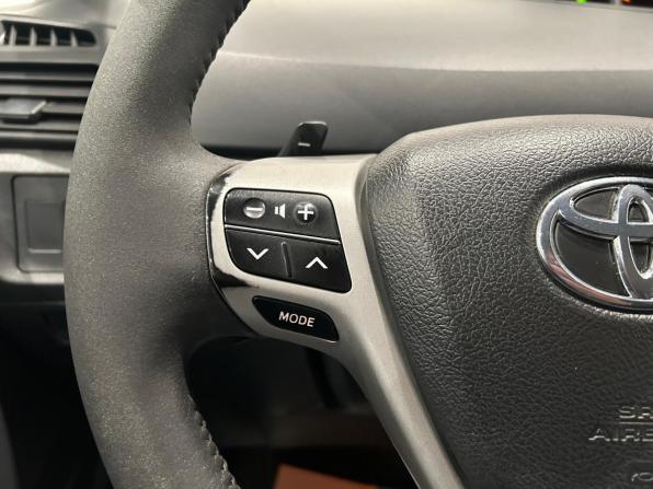 Toyota Verso I с пробегом 2012 года, цена 829 000 рублей, 294213 км, компактвэн, Автокод Объявления