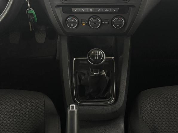 Volkswagen Jetta VI Рестайлинг с пробегом 2016 года, цена 949 000 рублей, 230000 км, седан, Автокод Объявления