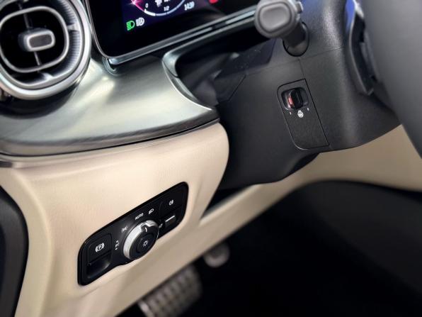 Mercedes-Benz V-Класс III (W447) Рестайлинг 2 с пробегом 2025 года, цена 13 990 000 рублей, 609 км, минивэн, Автокод Объявления