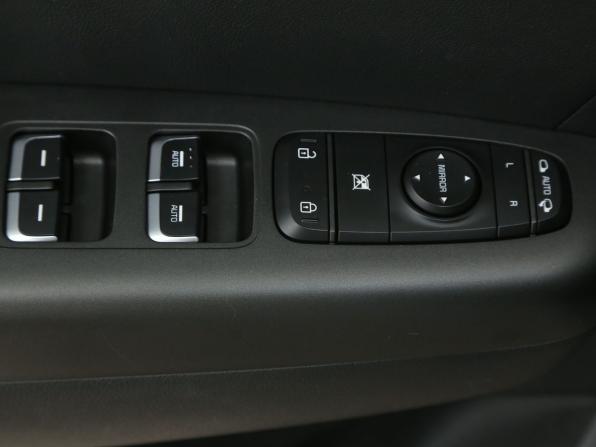 Kia Sportage IV Рестайлинг с пробегом 2019 года, цена 2 236 000 рублей, 130000 км, внедорожник, Автокод Объявления