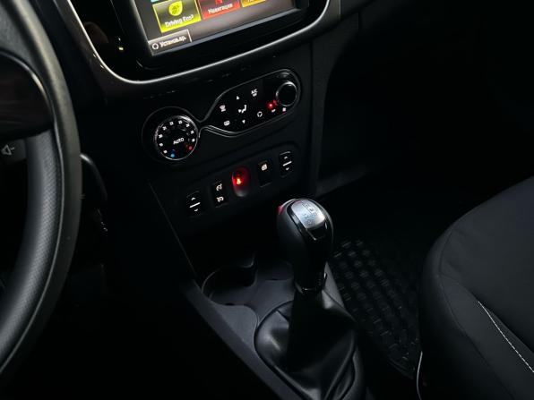 Renault Sandero II с пробегом 2017 года, цена 1 090 000 рублей, 127161 км, хэтчбек, Автокод Объявления