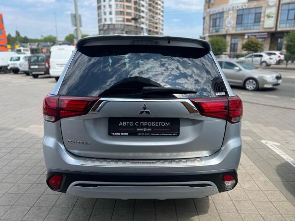 Mitsubishi Outlander III Рестайлинг 3 с пробегом 2022 года, цена 2 550 000 рублей, 42922 км, внедорожник, Автокод Объявления