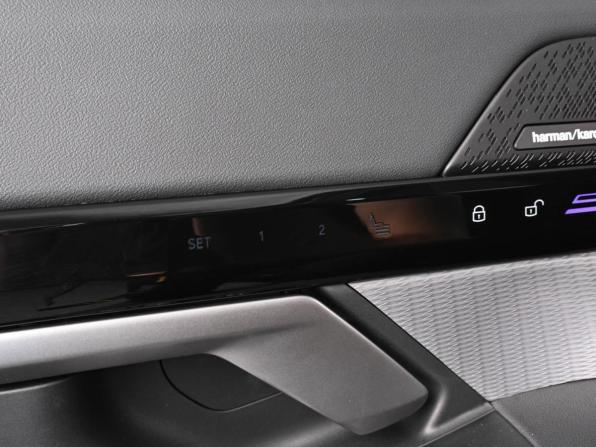 BMW 5 серии VIII (G60/G61/G68) с пробегом 2024 года, цена 7 649 000 рублей, 9460 км, седан, Автокод Объявления
