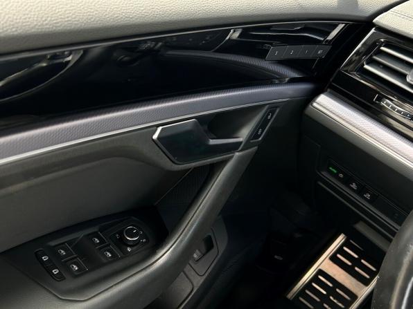 Volkswagen Touareg III с пробегом 2020 года, цена 4 198 600 рублей, 183960 км, внедорожник, Автокод Объявления