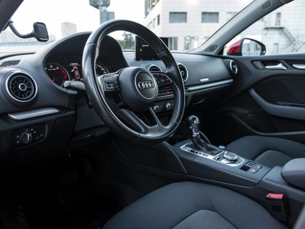 Audi A3 III (8V) Рестайлинг с пробегом 2016 года, цена 2 177 000 рублей, 58236 км, седан, Автокод Объявления