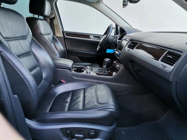 Volkswagen Touareg II Рестайлинг с пробегом 2015 года, цена 2 399 000 рублей, 252623 км, внедорожник, Автокод Объявления