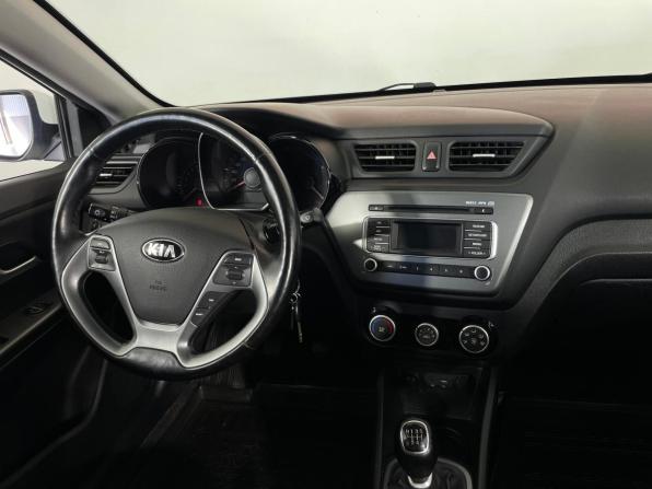 Kia Rio III Рестайлинг с пробегом 2015 года, цена 945 000 рублей, 85957 км, седан, Автокод Объявления