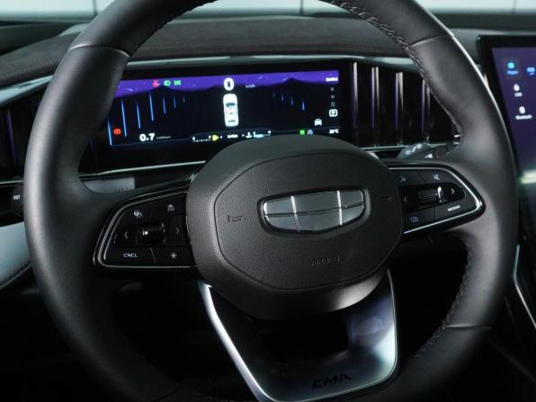 Geely Atlas II с пробегом 2025 года, цена 3 076 500 рублей, 25 км, внедорожник, Автокод Объявления