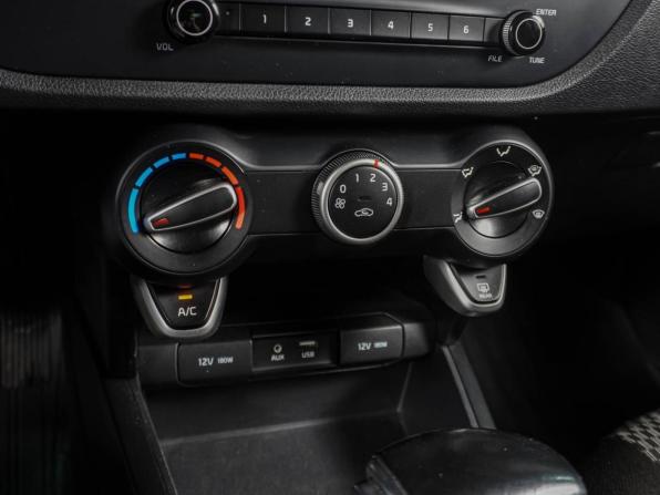Kia Rio IV с пробегом 2018 года, цена 1 359 000 рублей, 147900 км, хэтчбек, Автокод Объявления
