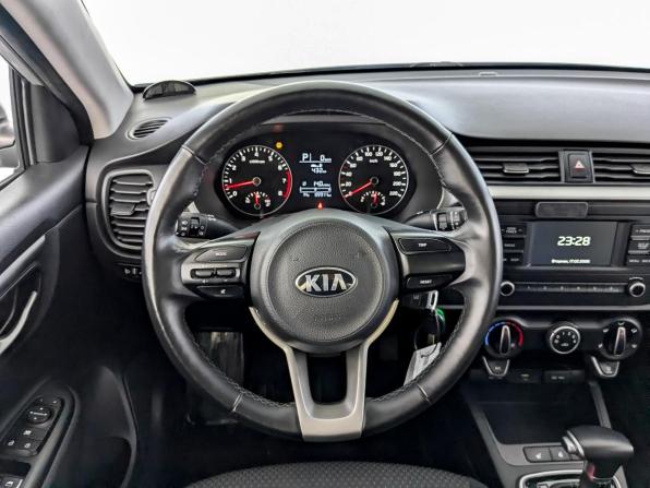 Kia Rio IV Рестайлинг с пробегом 2021 года, цена 1 385 000 рублей, 122301 км, седан, Автокод Объявления
