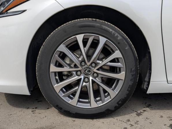 Lexus ES VII Рестайлинг с пробегом 2023 года, цена 4 355 000 рублей, 25601 км, седан, Автокод Объявления