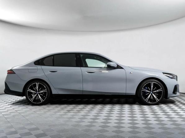 BMW 5 серии VIII (G60/G61/G68) с пробегом 2025 года, цена 7 870 500 рублей, 11500 км, седан, Автокод Объявления