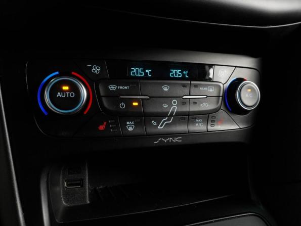 Ford Focus III Рестайлинг с пробегом 2018 года, цена 1 239 000 рублей, 106155 км, седан, Автокод Объявления