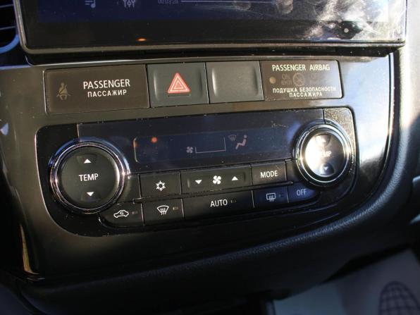 Mitsubishi Outlander III Рестайлинг с пробегом 2014 года, цена 1 093 600 рублей, 240000 км, внедорожник, Автокод Объявления