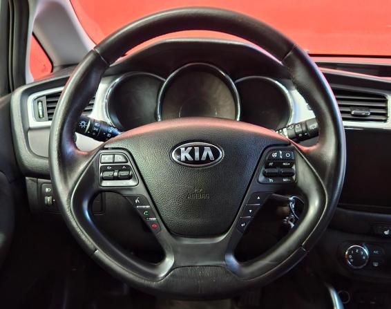 Kia Ceed II с пробегом 2015 года, цена 1 149 000 рублей, 124756 км, хэтчбек, Автокод Объявления