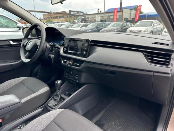 Skoda Rapid II с пробегом 2022 года, цена 1 550 000 рублей, 90931 км, лифтбек, Автокод Объявления