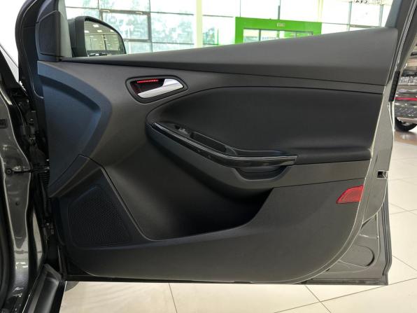 Ford Focus III Рестайлинг с пробегом 2018 года, цена 1 290 000 рублей, 111847 км, хэтчбек, Автокод Объявления
