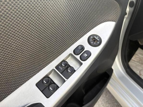 Hyundai Solaris I с пробегом 2013 года, цена 880 000 рублей, 120000 км, седан, Автокод Объявления