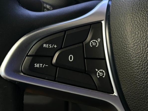 Renault Kaptur I Рестайлинг с пробегом 2022 года, цена 1 693 000 рублей, 61000 км, внедорожник, Автокод Объявления