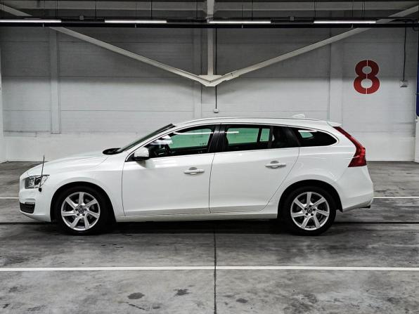 Volvo V60 I Рестайлинг с пробегом 2014 года, цена 1 329 000 рублей, 149771 км, универсал, Автокод Объявления