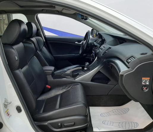 Honda Accord VIII Рестайлинг с пробегом 2012 года, цена 1 419 000 рублей, 228596 км, седан, Автокод Объявления