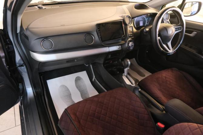 Honda Insight II Рестайлинг с пробегом 2012 года, цена 979 000 рублей, 195000 км, хэтчбек, Автокод Объявления