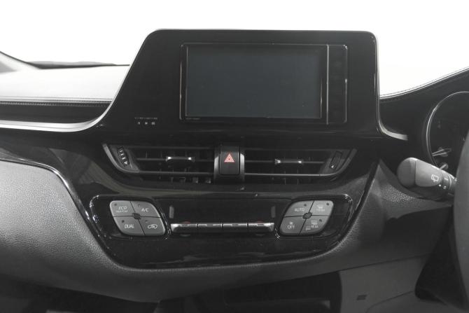Toyota C-HR I с пробегом 2018 года, цена 2 099 000 рублей, 33000 км, внедорожник, Автокод Объявления