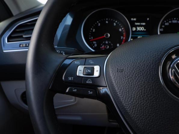 Volkswagen Tiguan II с пробегом 2017 года, цена 1 999 000 рублей, 230935 км, внедорожник, Автокод Объявления