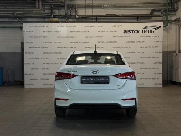 Hyundai Solaris II с пробегом 2018 года, цена 919 000 рублей, 139400 км, седан, Автокод Объявления