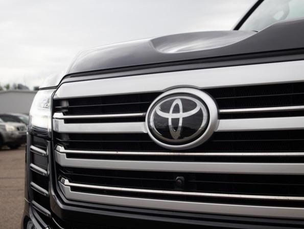 Toyota Land Cruiser 300 Series с пробегом 2023 года, цена 12 699 000 рублей, 26744 км, внедорожник, Автокод Объявления