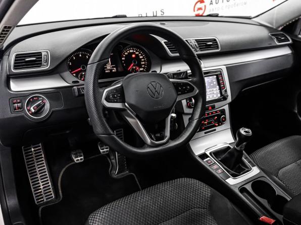 Volkswagen Passat B7 с пробегом 2011 года, цена 949 000 рублей, 197013 км, седан, Автокод Объявления