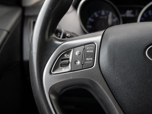 Hyundai ix35 I Рестайлинг с пробегом 2013 года, цена 1 280 000 рублей, 218560 км, внедорожник, Автокод Объявления