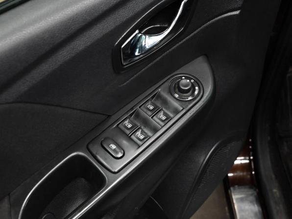 Renault Kaptur I с пробегом 2018 года, цена 1 280 000 рублей, 224645 км, внедорожник, Автокод Объявления